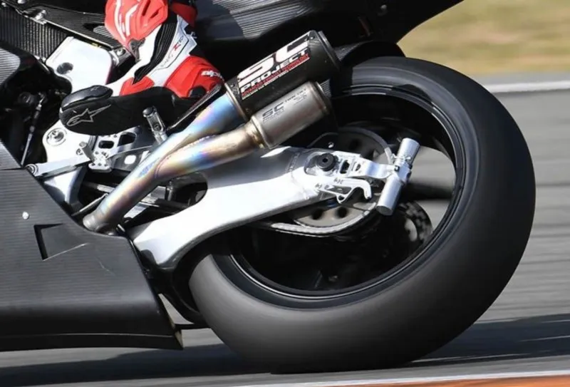 cover moto2 e1518196120773