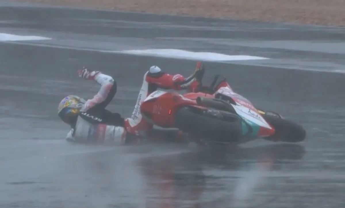 crash p3 dixon moto2 silverstone