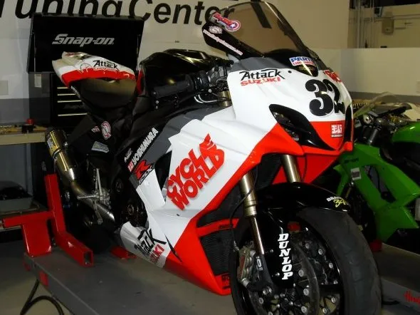 cycle world attack suzuki ericbostrom