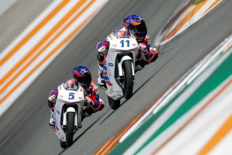 d003fe03 64aa 42d5 86df 5ebff878119e