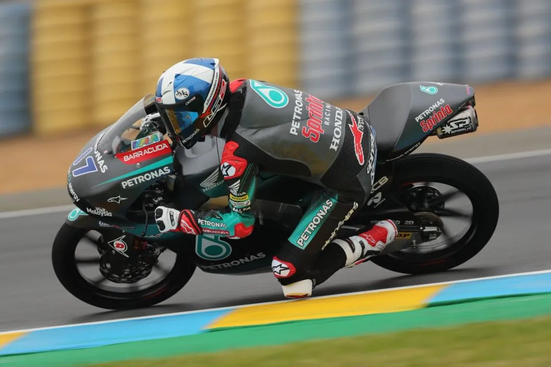 d62g5texyaakot6 e1558178524450