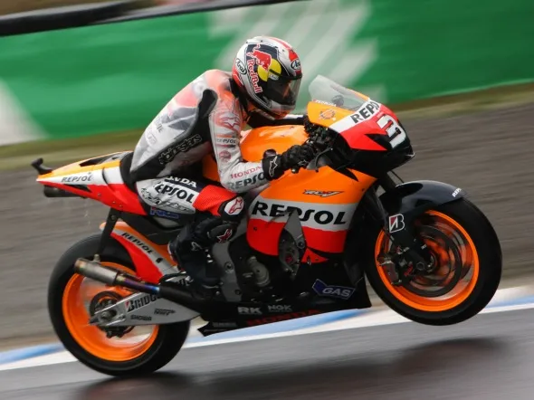 dani pedrosa action saturday motegi 2009