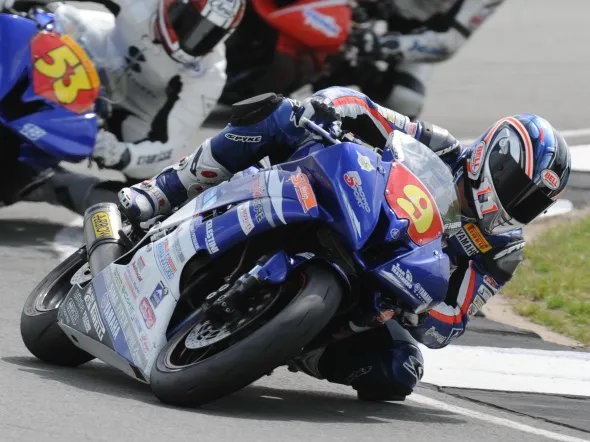 danilo petrucci donington park superstock600