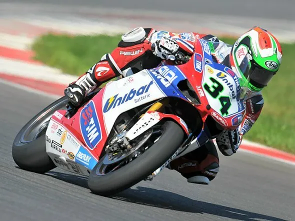 davide giugliano nurburgring prove1