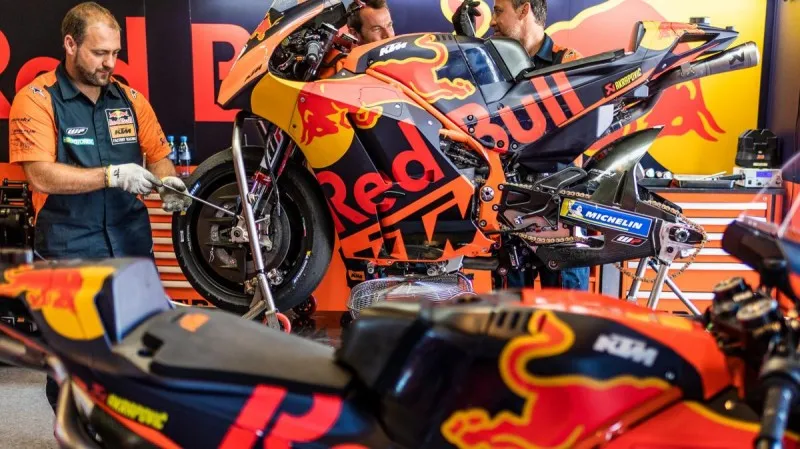 dmq3dbawwaah 8c e1536561535395