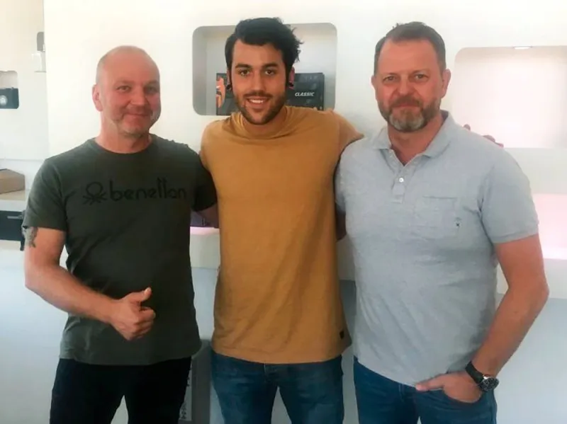 dncneduwwaae6rg e1537345215306