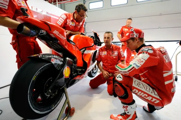 ducati casey stoner box sachsenring