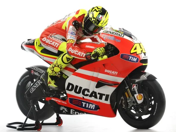 ducati desmosedici gp11 rossi 01