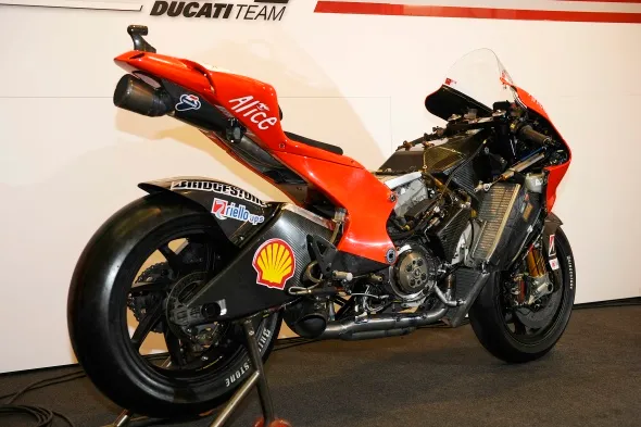 ducati desmosedici gp9 2