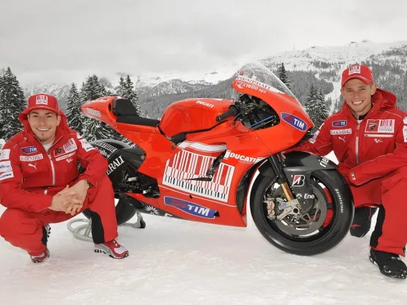 ducati gp10 presentazione 1
