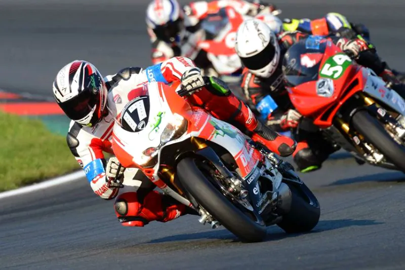 ducati panigale 8h oschersleben fim ewc 2015