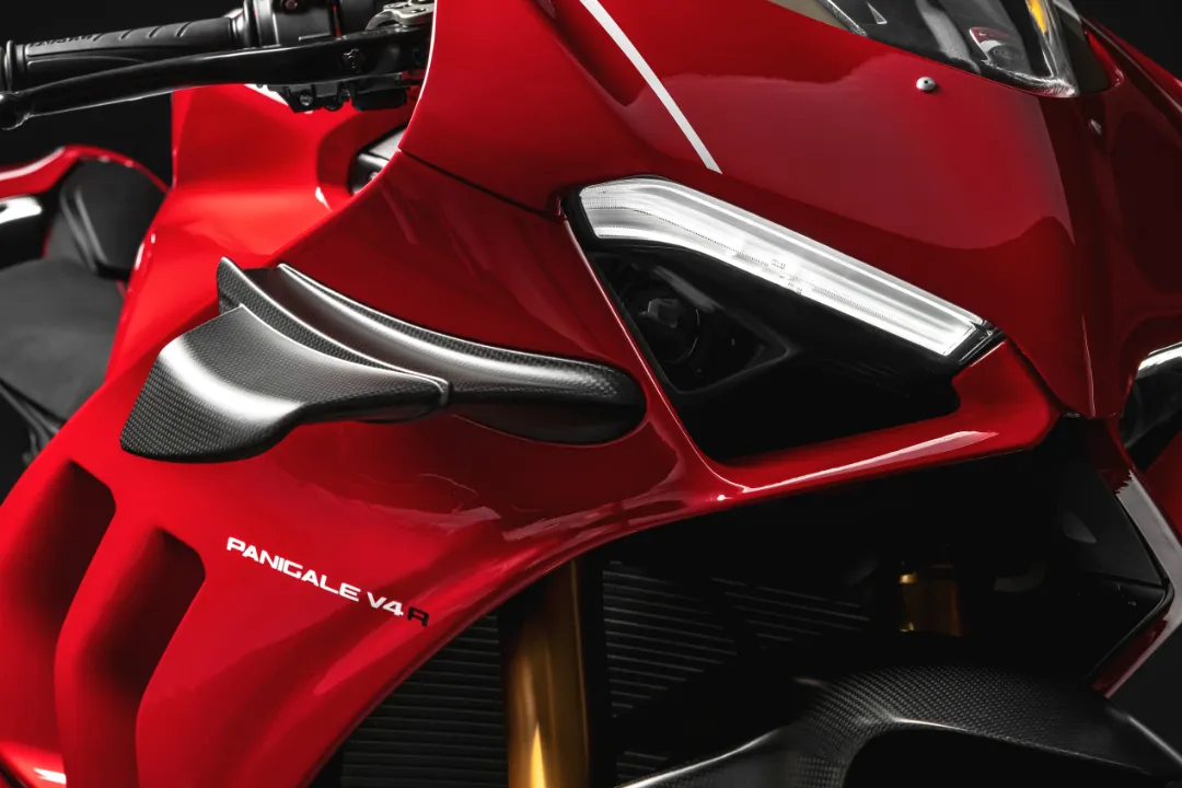 ducati panigale v4 r unveiling