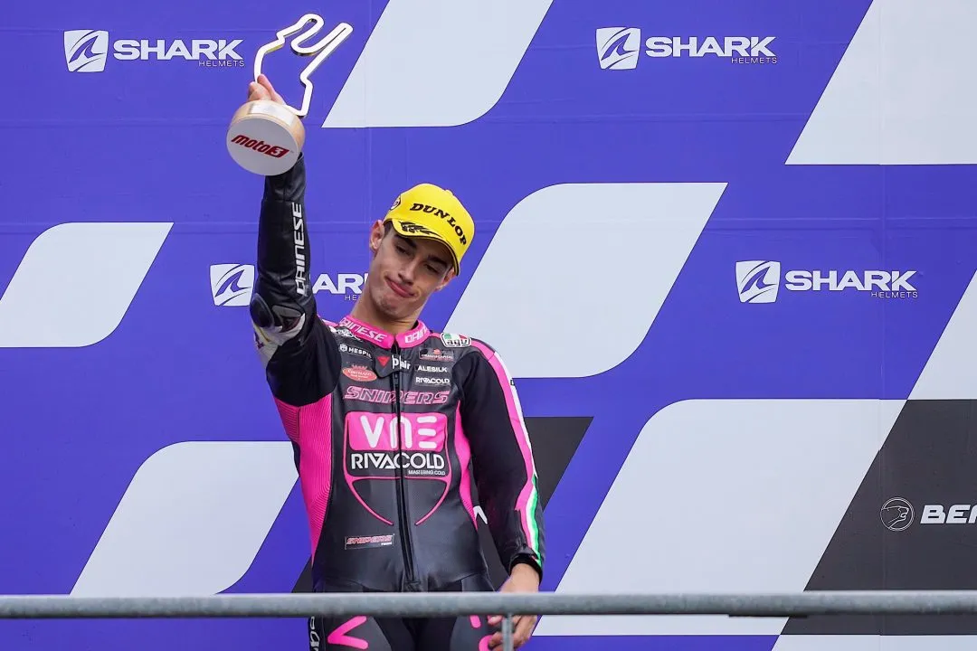 ekelusbxyaayjfp e1602454998632