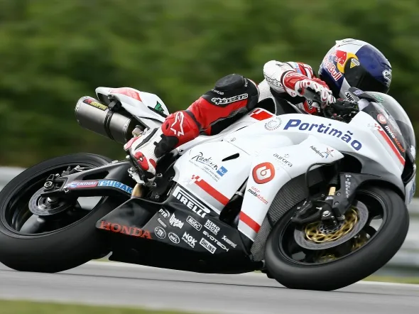 eugene laverty parkalgar honda brno