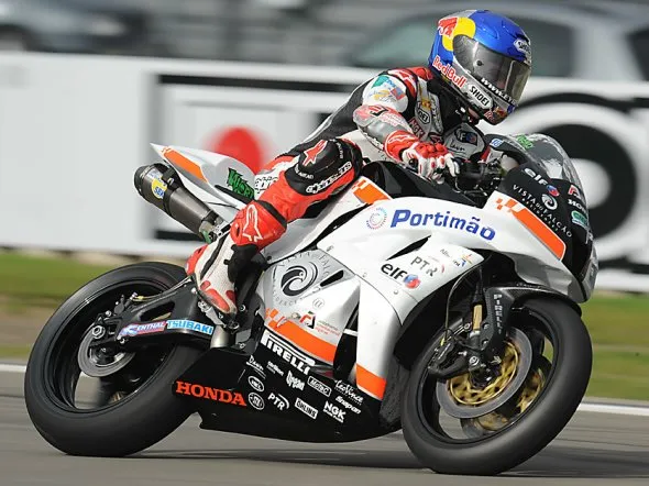 eugene laverty pole nurburgring supersport