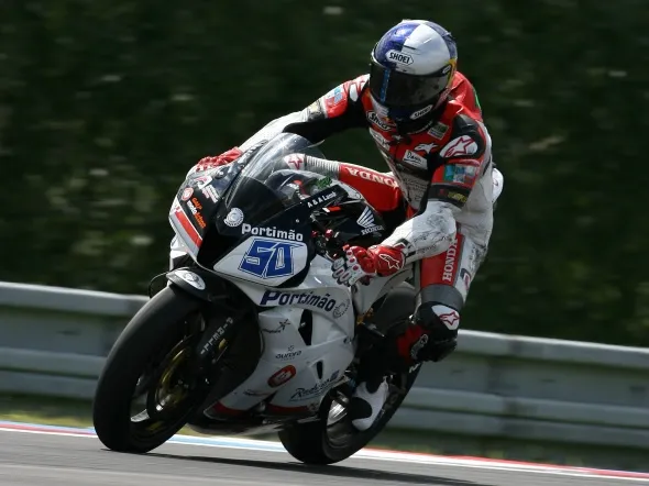 eugene laverty supersport brno gara
