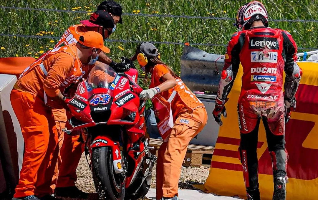 ezq6dtsvoamffry 1 e1618817820376