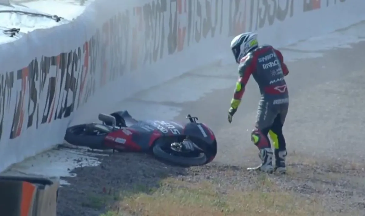 fenati crash p1 moto3 sachsenring