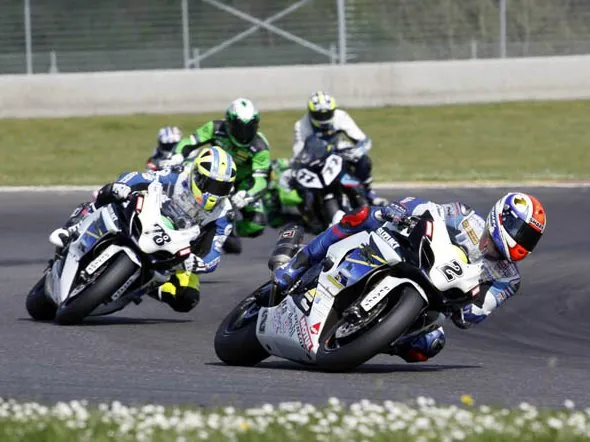 fsbk suzuki 2010 action