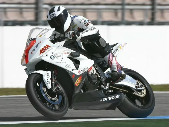 gareth jones wilbers bmw racing idm hockenheim 2012