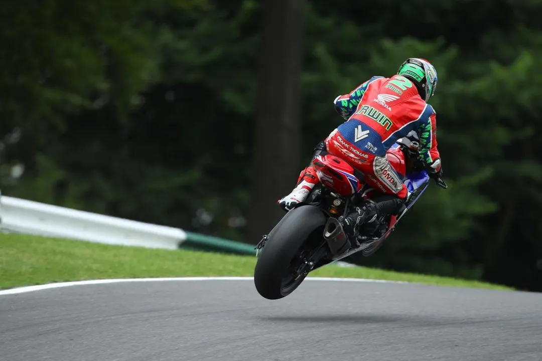 glenn irwin pole cadwell park 2021