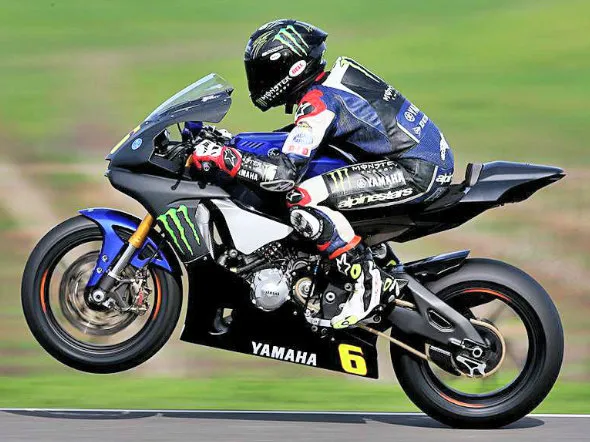graves yamaha test r1 thunderhill 2