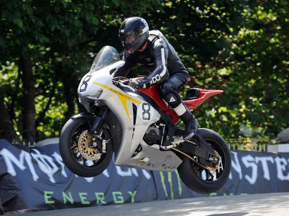 guy martin ballaugh bridge tt2010