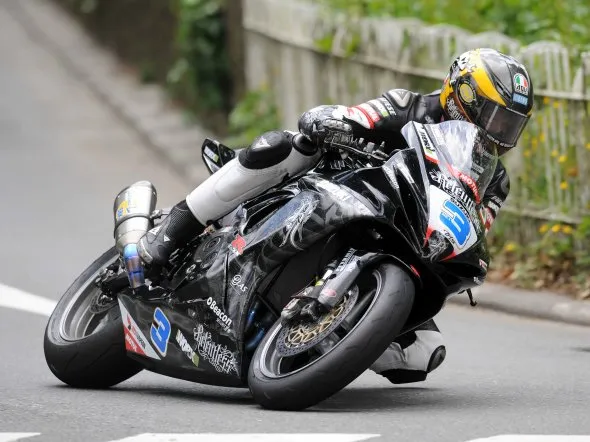 guy martin iomtt 2011 supersport