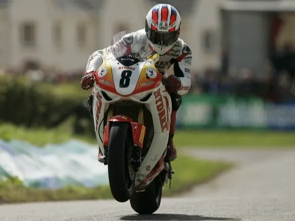 guy martin road racing 2009