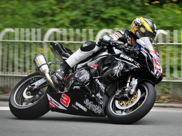 guy martin tt superstock 2011