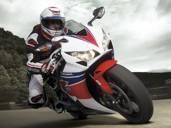 honda cbr1000rr fireblade 2