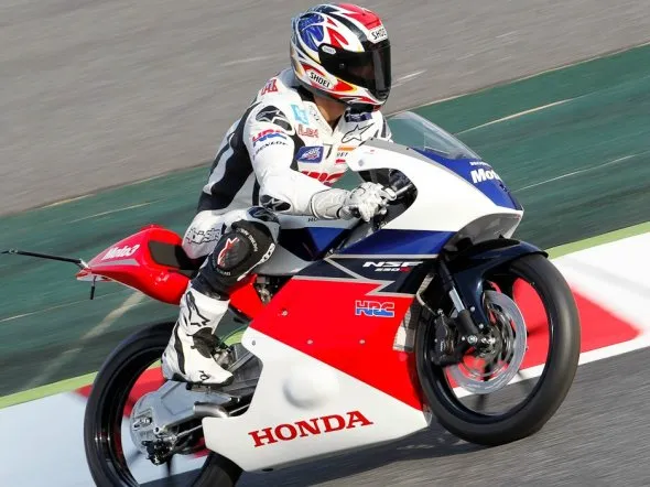 honda nsf250r action