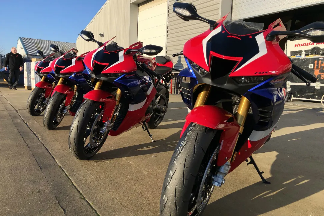 honda racing uk workshop cbr 1000 rr r sp 2020