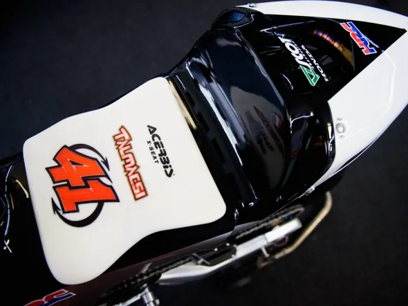 honda rc212v xseat team scot