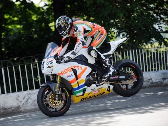 ian hutchinson padgettshonda tt2010