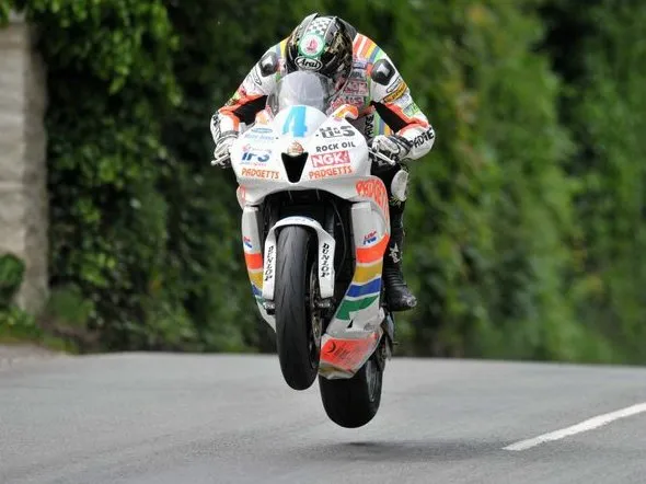 ian hutchinson tt supersport 600 padgetts 2010