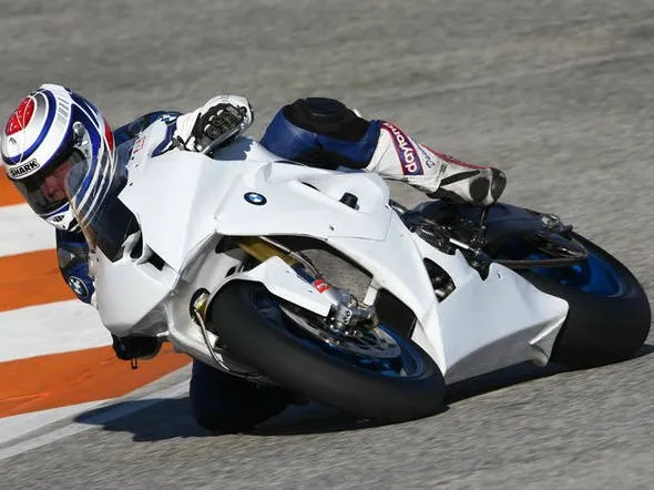 idm bmw test cartagena s1000rr daemen