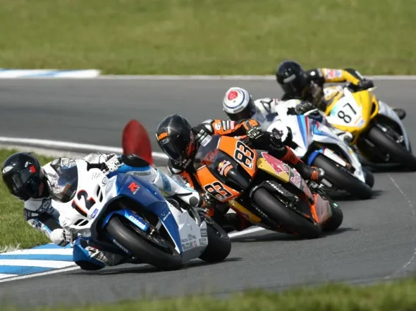 idm superbike action oschersleben 2009 battle