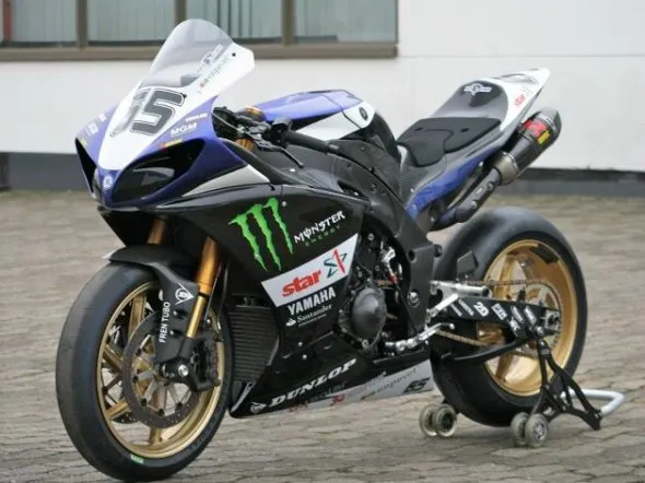 idm yamaha r1 monster energy 2012