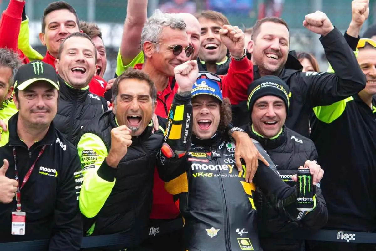 il team di valentino rossi in motogp