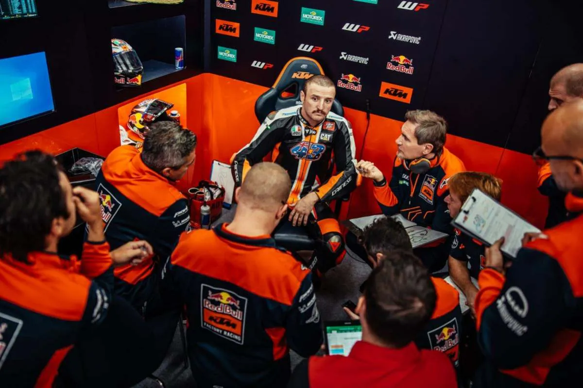 jack miller nel box ktm