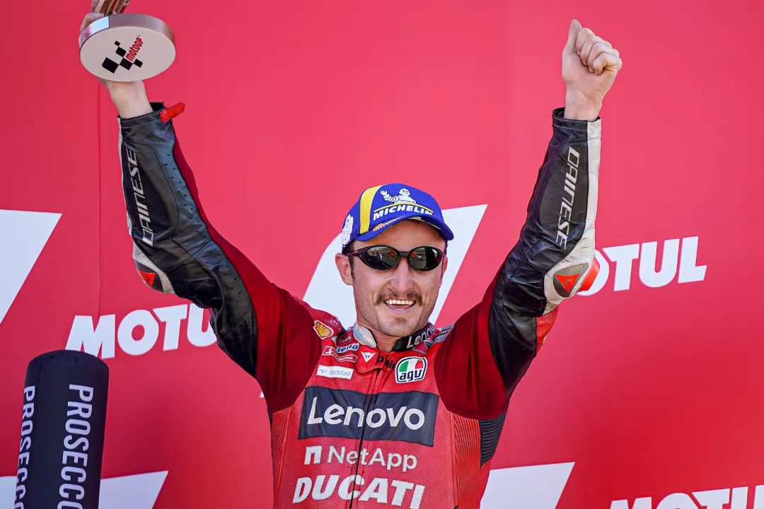 jack miller podium valencia 2021