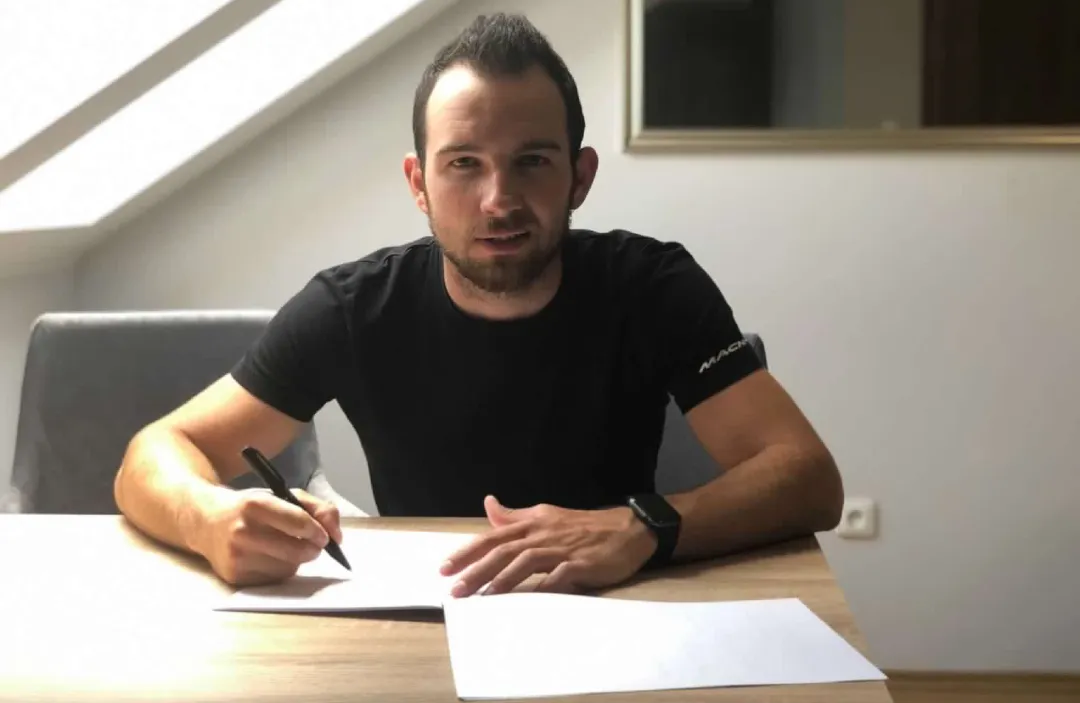 jakub kornfeil motoe