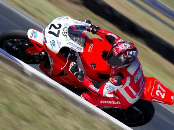 jamie stauffer race2 qldraceway 2011 2