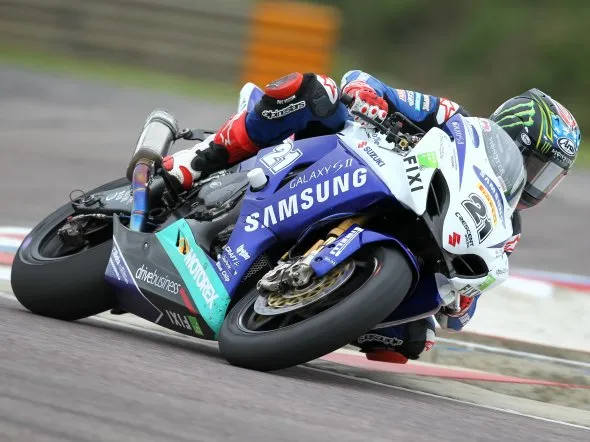 john hopkins crescent suzuki thruxton 2011