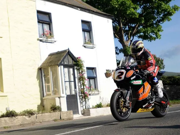 john mcguinness win tt 2009 1