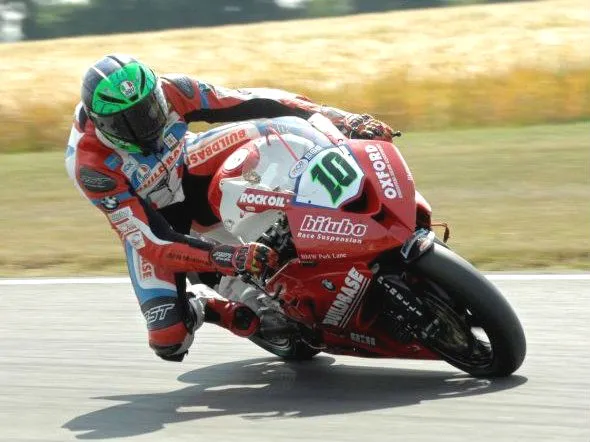jon kirkham british superbike 2013 action