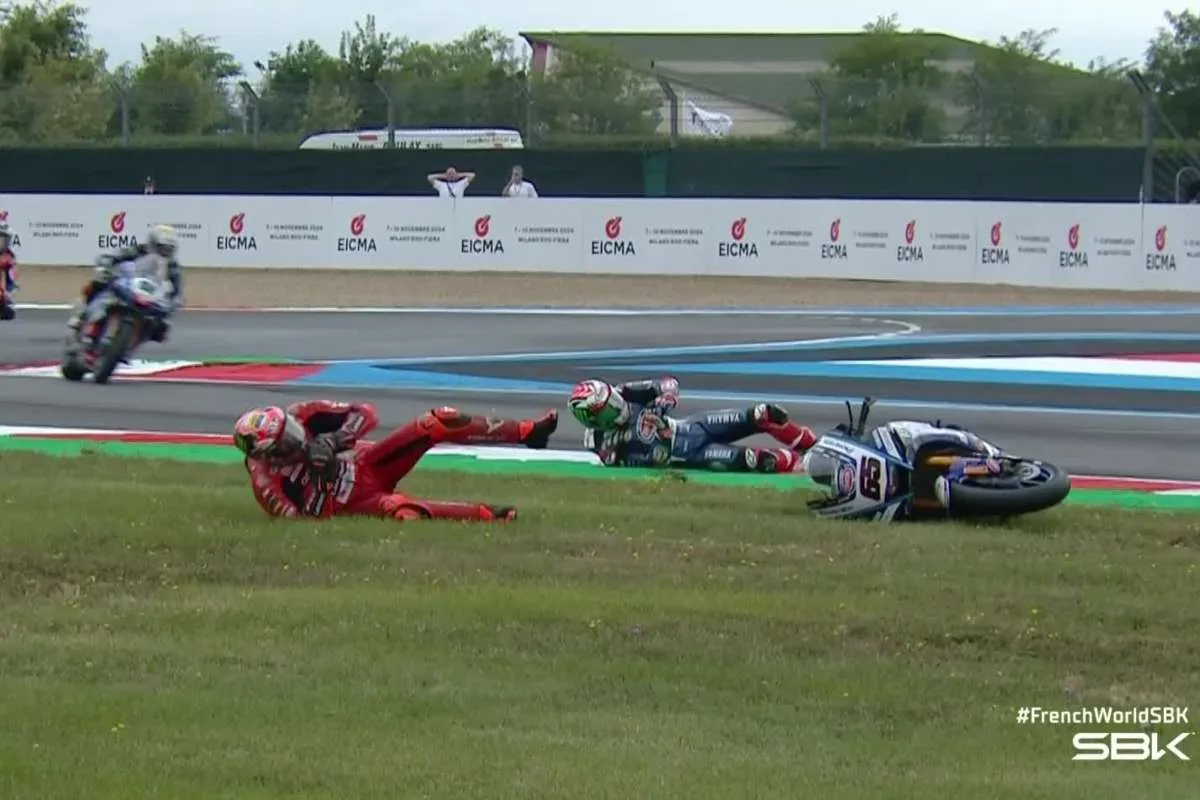 jonathan rea nicolo bulega incidente