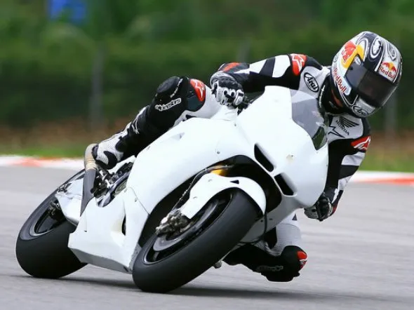 jonathan rea rc212v sepangtest