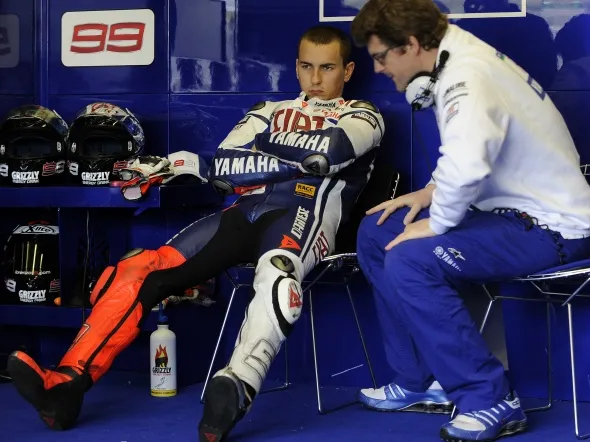 jorge lorenzo box relax